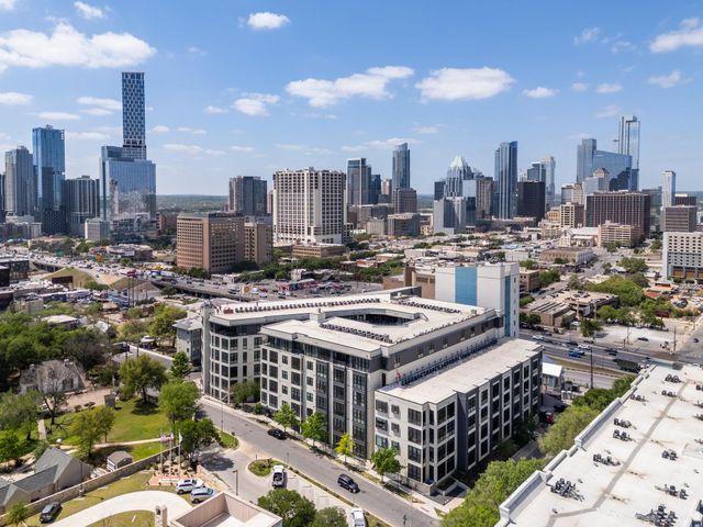 800 Embassy DR 113, Austin, TX 78702