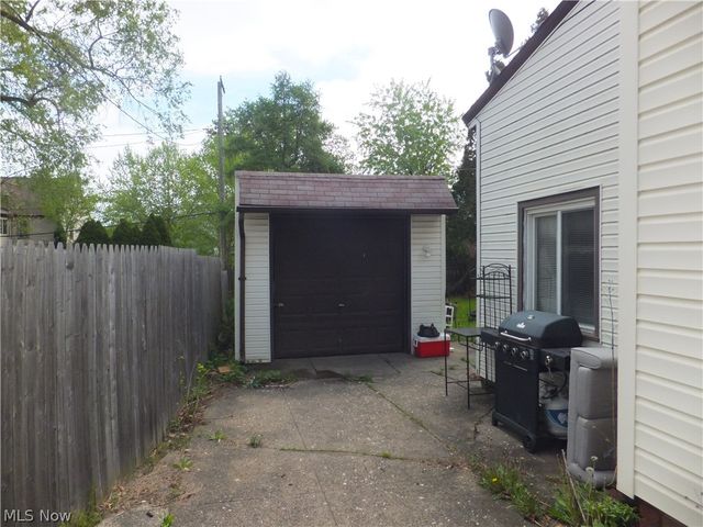 4397 W 60th Street, Cleveland, OH 44144