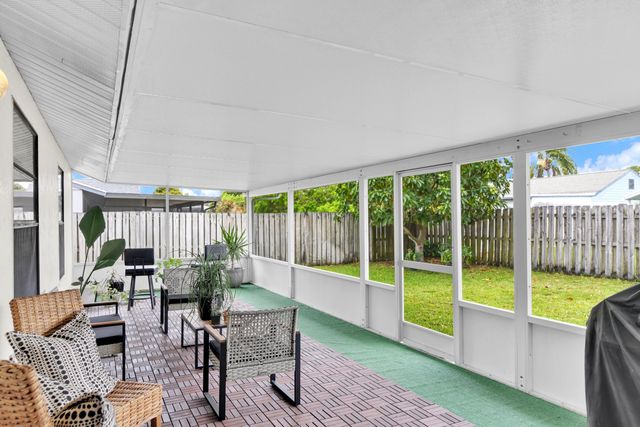 8411 Theresa Road, Boynton Beach, FL 33472