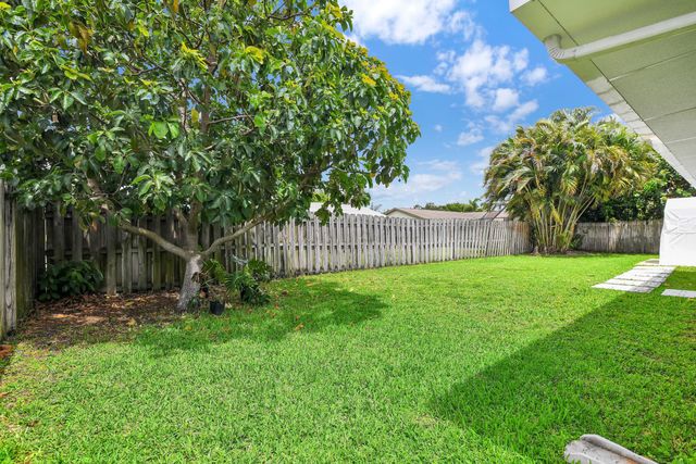 8411 Theresa Road, Boynton Beach, FL 33472