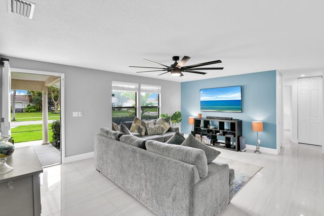 8411 Theresa Road, Boynton Beach, FL 33472