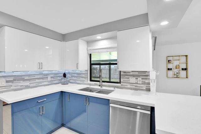 8411 Theresa Road, Boynton Beach, FL 33472