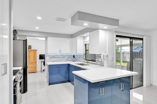 8411 Theresa Road, Boynton Beach, FL 33472
