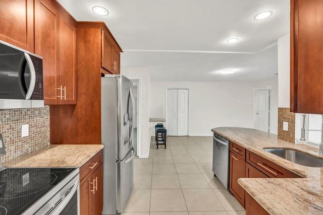 290 NW 65th Avenue, Margate, FL 33063