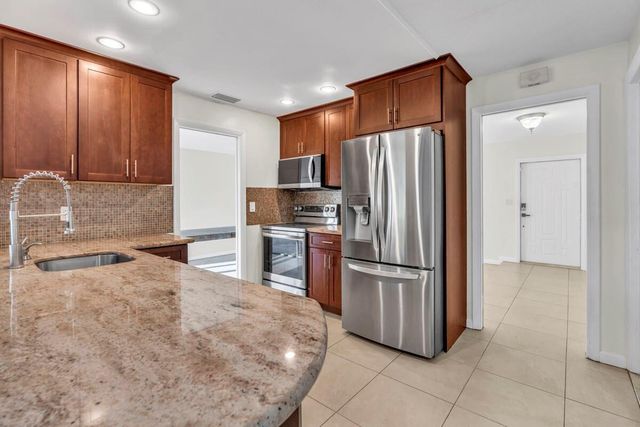 290 NW 65th Avenue, Margate, FL 33063