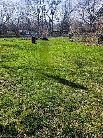 19919 S Five Points Street, Redford, MI 48240