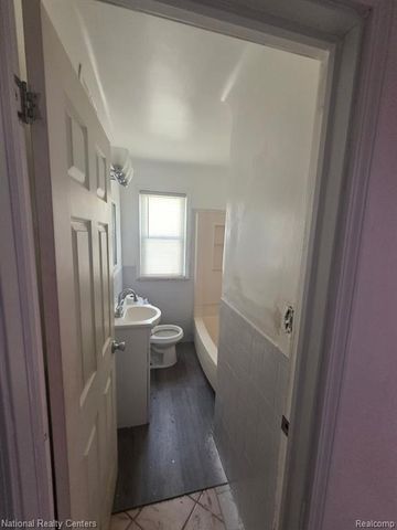 19919 S Five Points Street, Redford, MI 48240