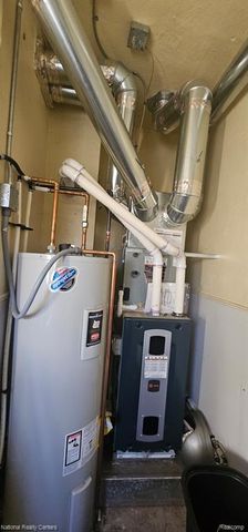 19919 S Five Points Street, Redford, MI 48240