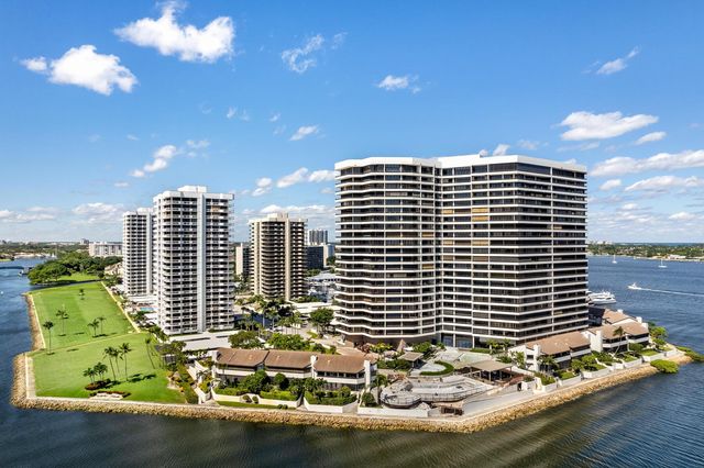 100 Lakeshore Drive 454, North Palm Beach, FL 33408