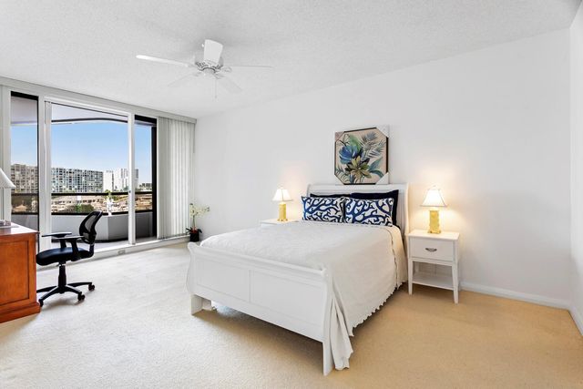 100 Lakeshore Drive 454, North Palm Beach, FL 33408