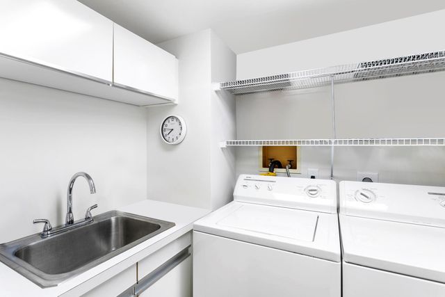 100 Lakeshore Drive 454, North Palm Beach, FL 33408