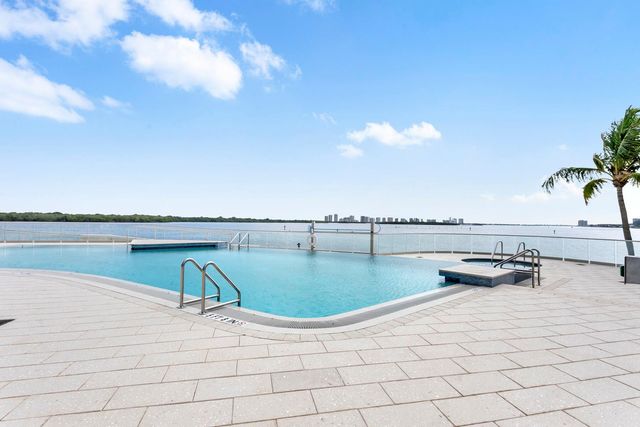 100 Lakeshore Drive 454, North Palm Beach, FL 33408