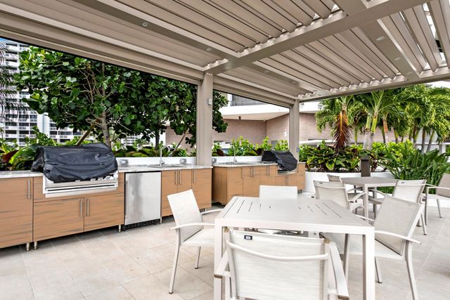 100 Lakeshore Drive 454, North Palm Beach, FL 33408