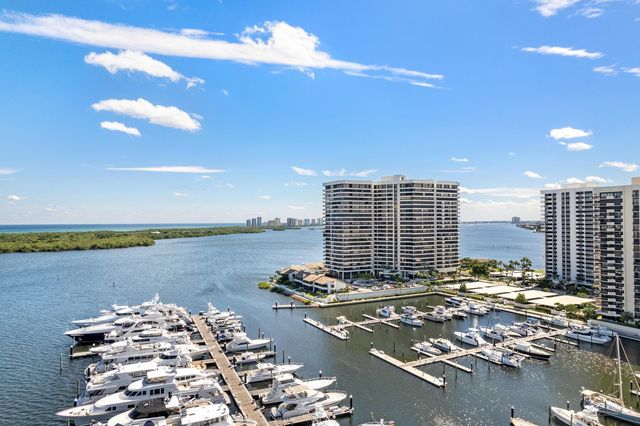 100 Lakeshore Drive 454, North Palm Beach, FL 33408