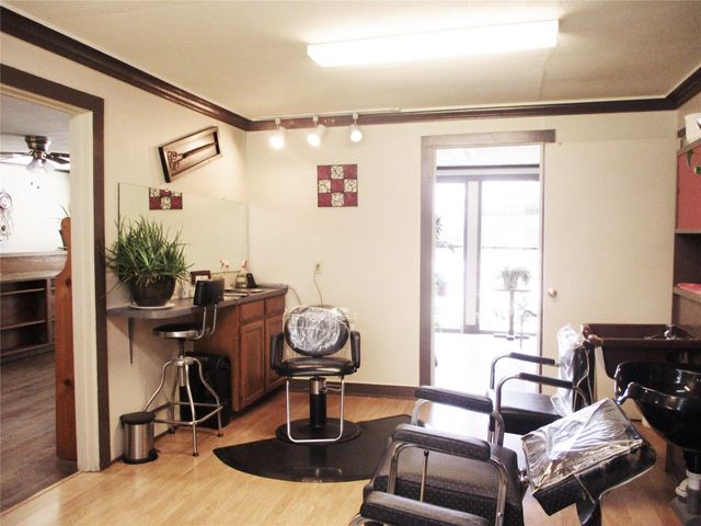 103 E Denison Avenue, Bonham, TX 75418