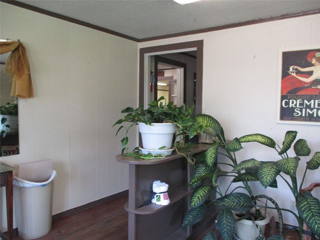 103 E Denison Avenue, Bonham, TX 75418