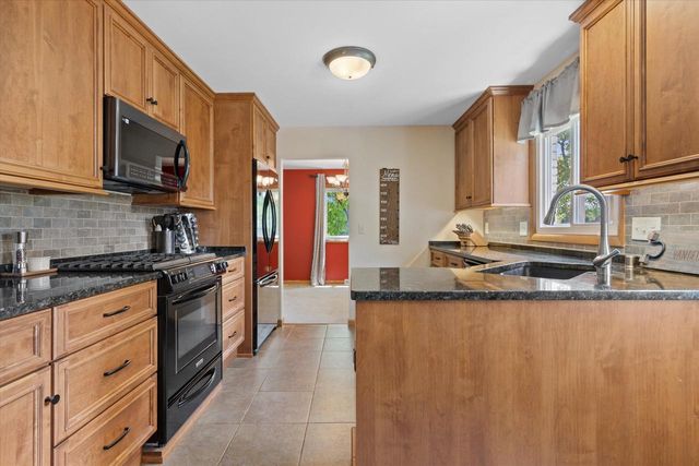12455 W Ohio DRIVE, New Berlin, WI 53151