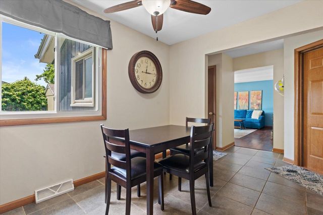 12455 W Ohio DRIVE, New Berlin, WI 53151