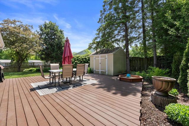 12455 W Ohio DRIVE, New Berlin, WI 53151