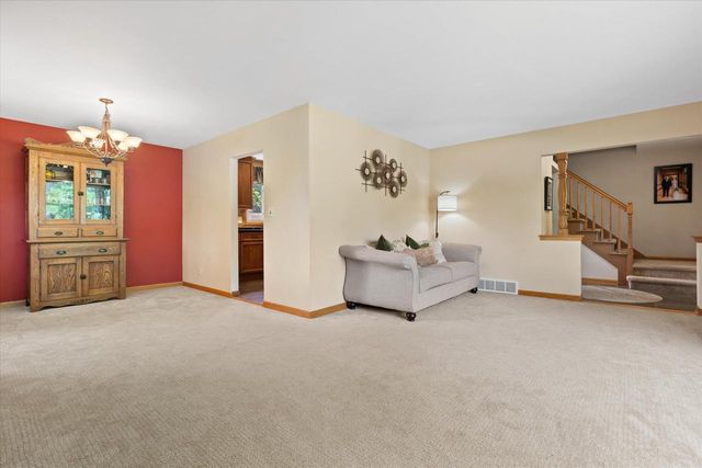 12455 W Ohio DRIVE, New Berlin, WI 53151
