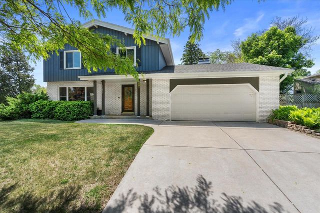 12455 W Ohio DRIVE, New Berlin, WI 53151