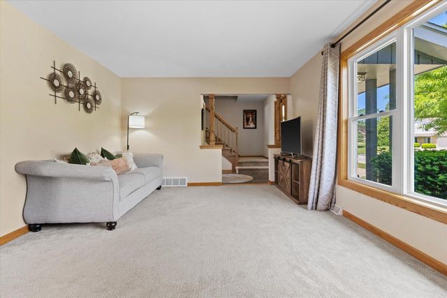12455 W Ohio DRIVE, New Berlin, WI 53151
