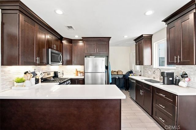 811 Fischer Street, Glendale, CA 91205