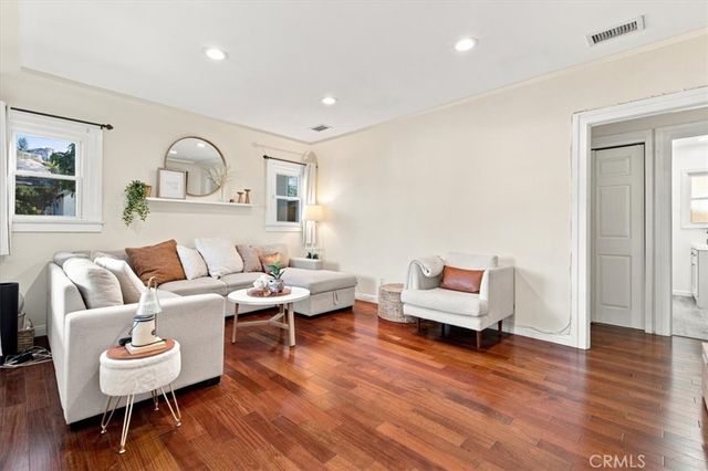 811 Fischer Street, Glendale, CA 91205