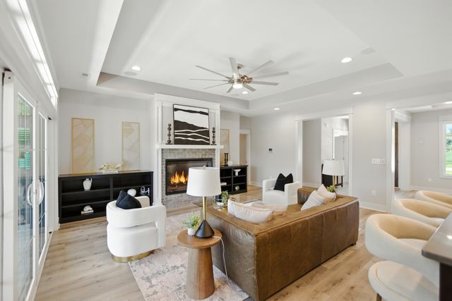 74 Holt Ln, Tullahoma, TN 37388