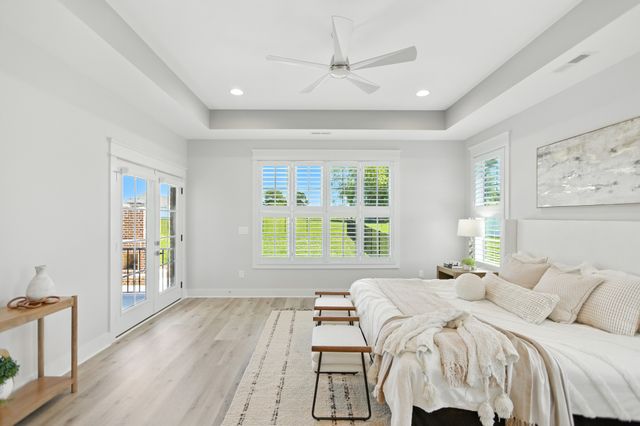 74 Holt Ln, Tullahoma, TN 37388