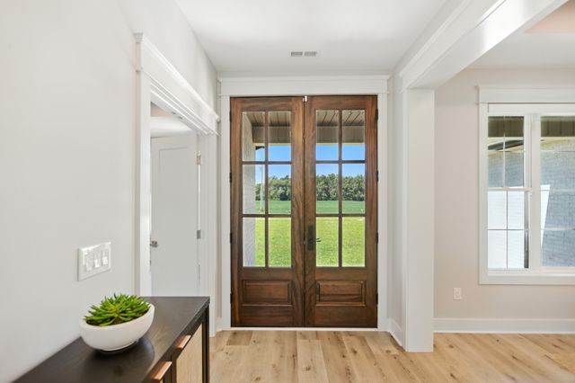 74 Holt Ln, Tullahoma, TN 37388