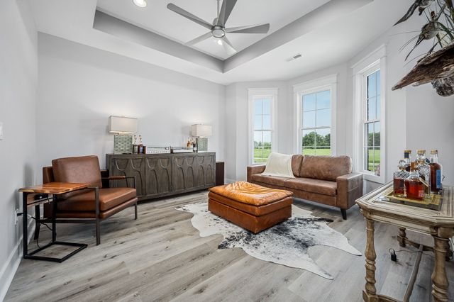 74 Holt Ln, Tullahoma, TN 37388