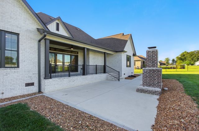 74 Holt Ln, Tullahoma, TN 37388