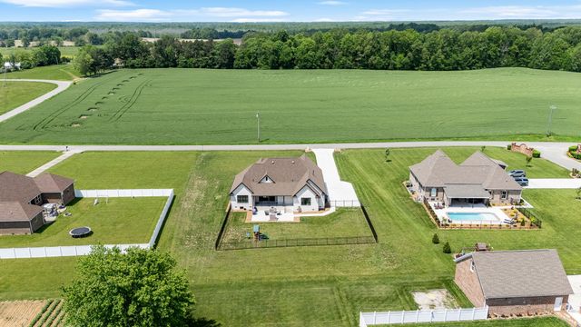 74 Holt Ln, Tullahoma, TN 37388