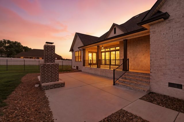 74 Holt Ln, Tullahoma, TN 37388