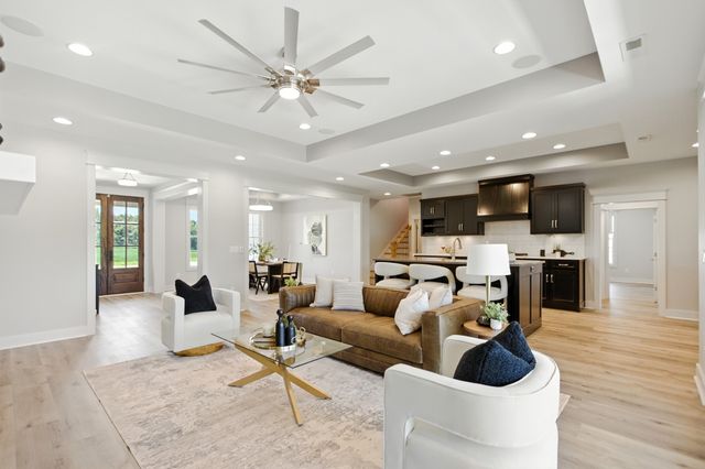 74 Holt Ln, Tullahoma, TN 37388