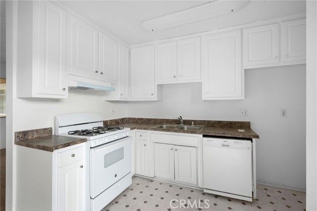 17931 Devonshire Street 1, Northridge (los Angeles), CA 91325
