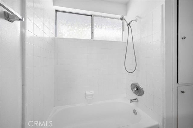 17931 Devonshire Street 1, Northridge (los Angeles), CA 91325
