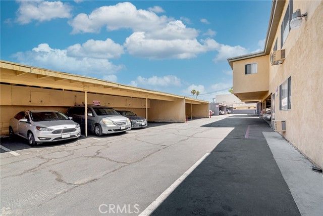 17931 Devonshire Street 1, Northridge (los Angeles), CA 91325