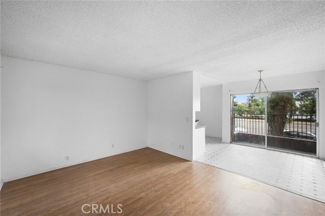 17931 Devonshire Street 1, Northridge (los Angeles), CA 91325