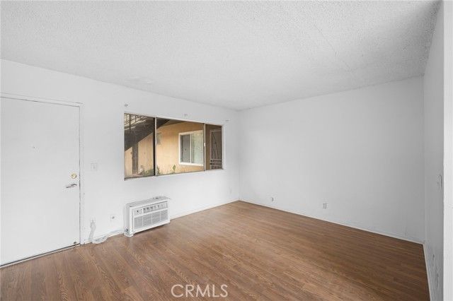 17931 Devonshire Street 1, Northridge (los Angeles), CA 91325