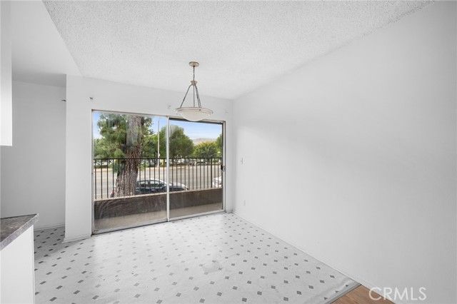 17931 Devonshire Street 1, Northridge (los Angeles), CA 91325