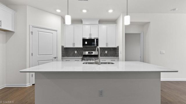 206 Mary Montrose Boulevard, Jamestown, NC 27282