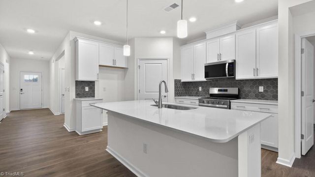 206 Mary Montrose Boulevard, Jamestown, NC 27282