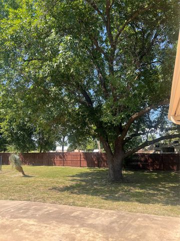 2917 Hickox Road, Rowlett, TX 75089