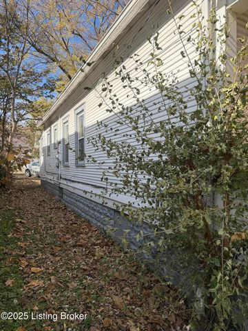 110 Boston Ct, Louisville, KY 40212