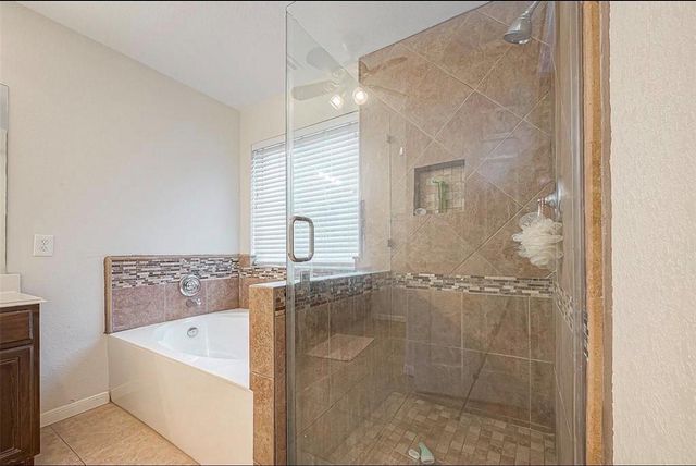 101 Spencer Landing, La Porte, TX 77571