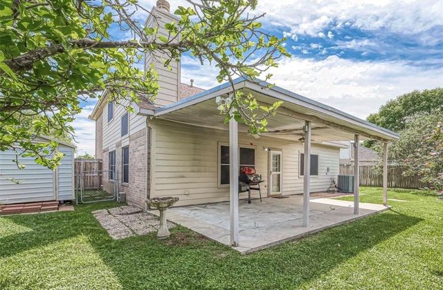 101 Spencer Landing, La Porte, TX 77571