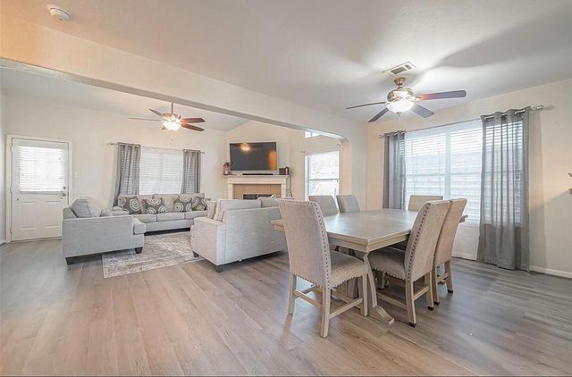 101 Spencer Landing, La Porte, TX 77571