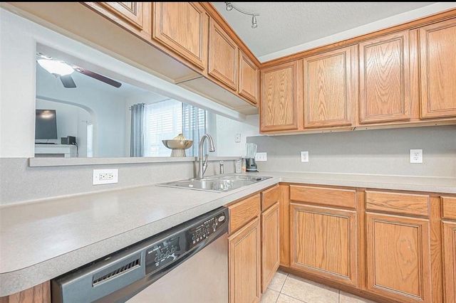 101 Spencer Landing, La Porte, TX 77571